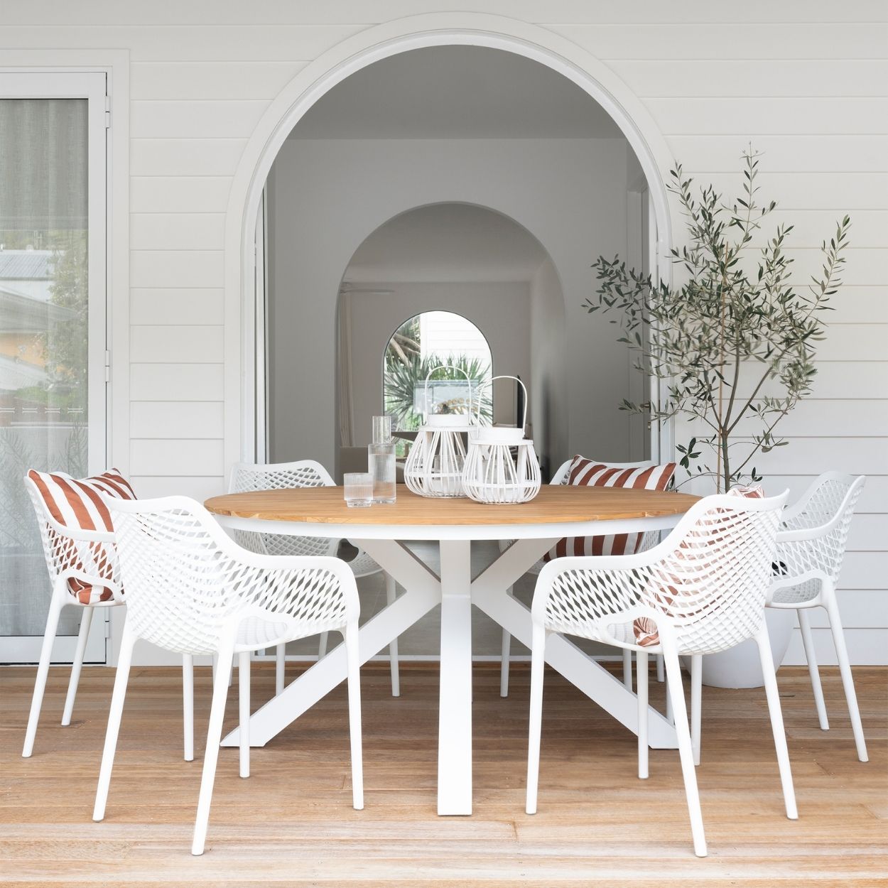 Commercial outdoor discount table and chairs